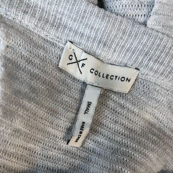 G F Collection knit gray long sleeve split back top - S - 🙂3/$15 - Picture 7 of 8